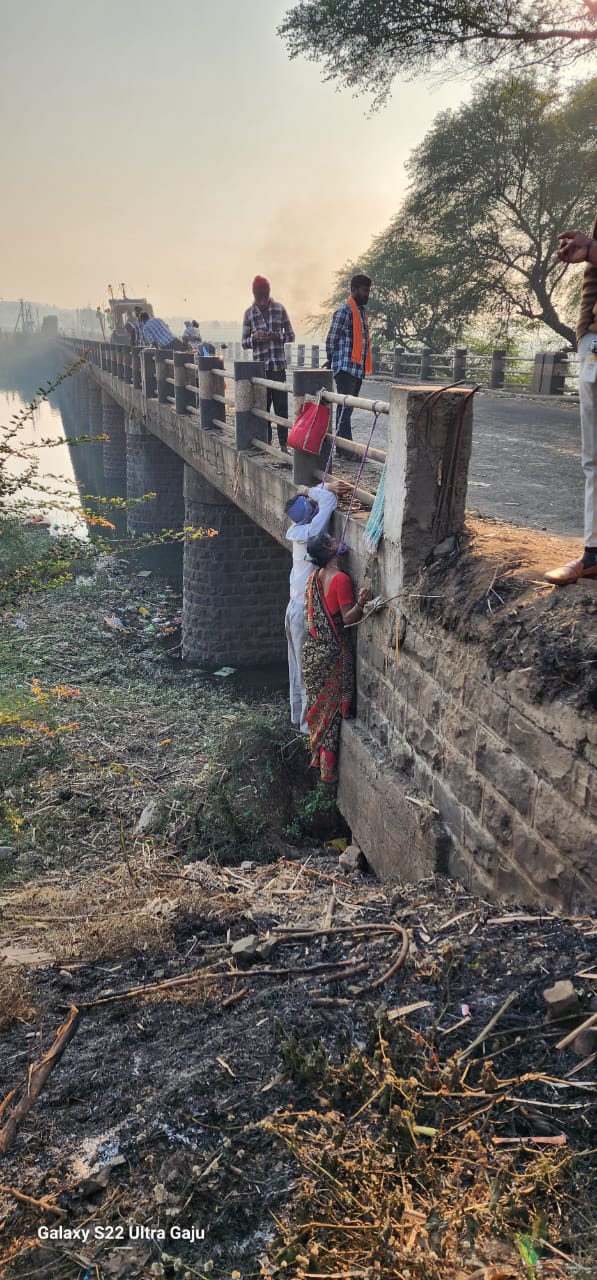 ಮಕ್ಕಳ ಮದುವೆಗೆ ತೆಗೆದ ಸಾಲದ ಶೂಲಕ್ಕೆ ಹೆದರಿ ದಂಪತಿ ಆತ್ಮಹತ್ಯೆಗೆ ಶರಣು